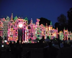Disneyland bei Nacht